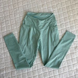 Gymshark Leggings w/ pockets Green Size Small